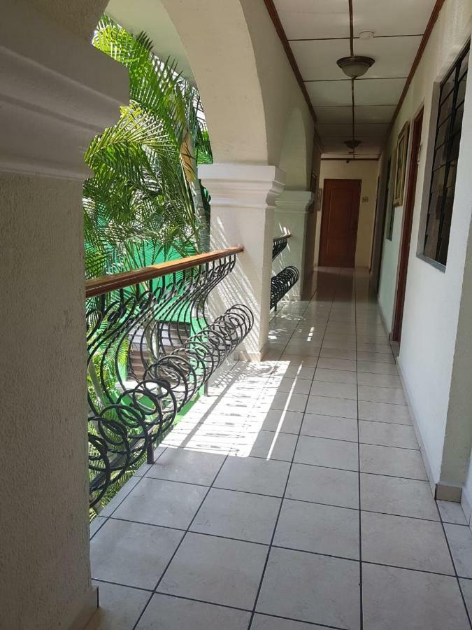 Hotel Villa Serena Escalon San Salvador Exterior photo